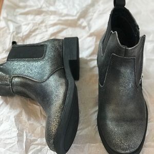 Guess Chelsea Boot Silver / Black Size 8